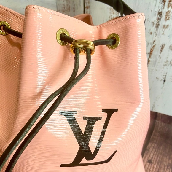 Louis Vuitton Petite Noe custom painted - Picture 12 of 16